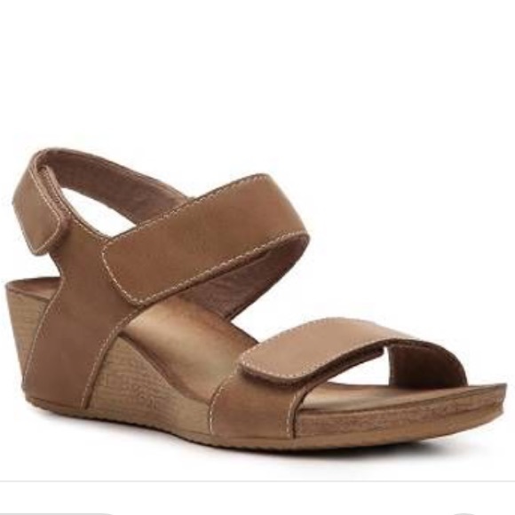 clarks velcro wedge sandals